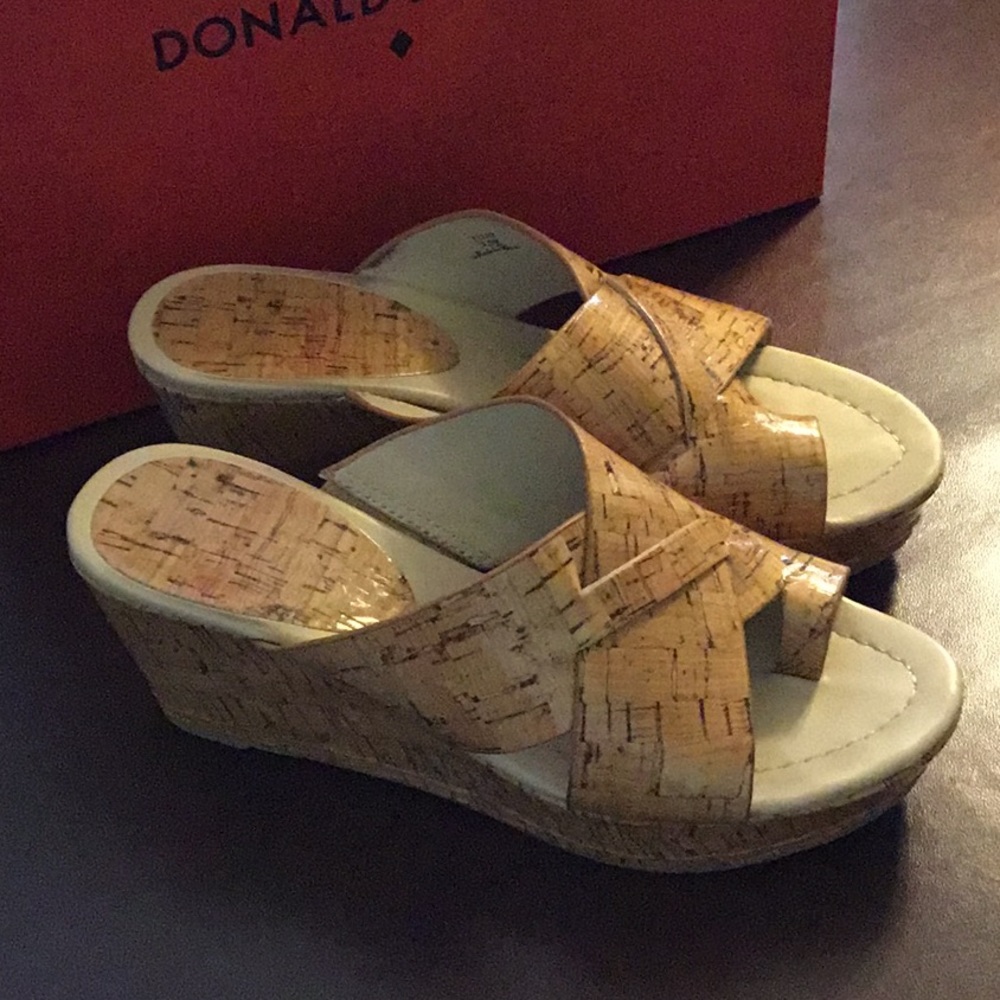 Donald J Pliner Sandal